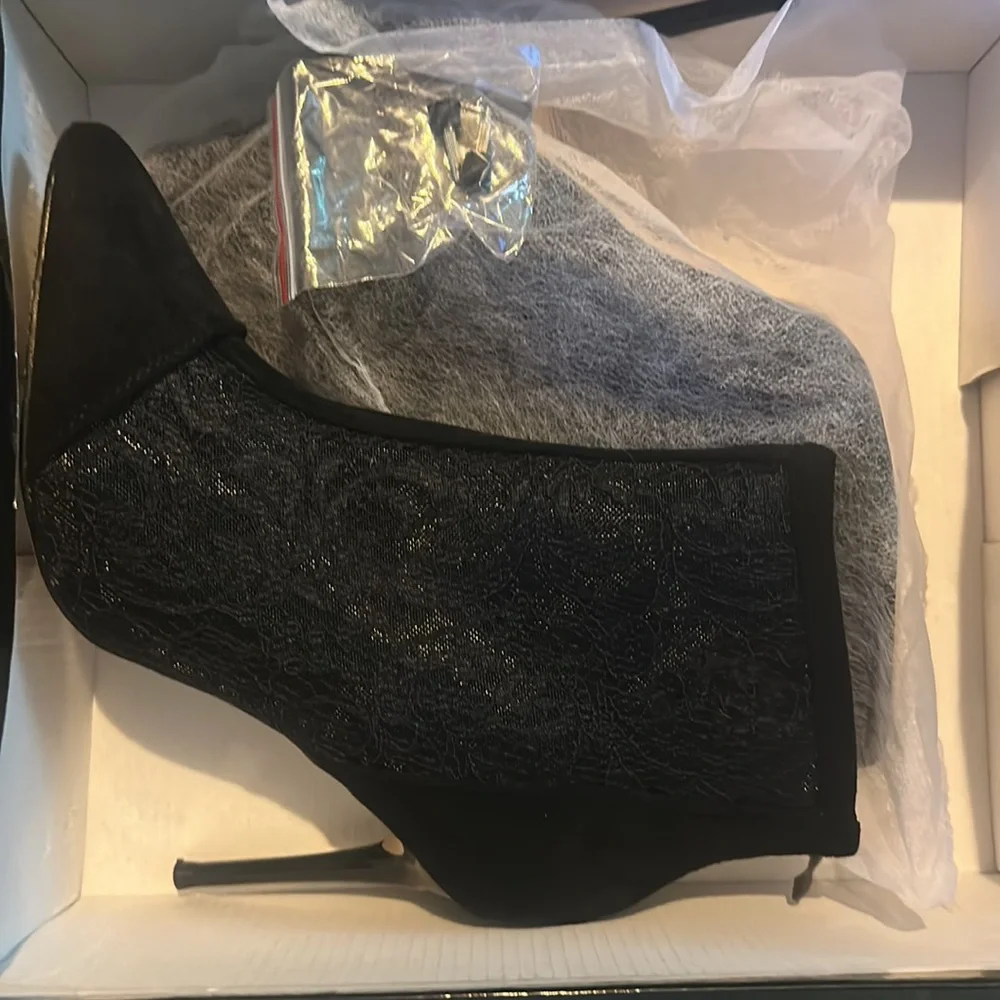 NWT New York & company Bria Lace Bootie size 7